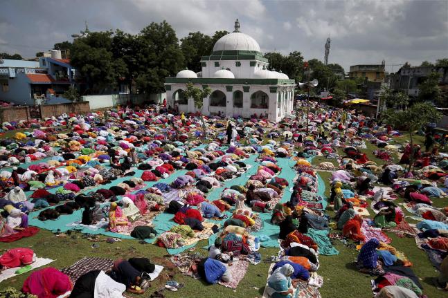 Eid al Adha celebrations across India Know how the festival is celebrated -  News Nation English