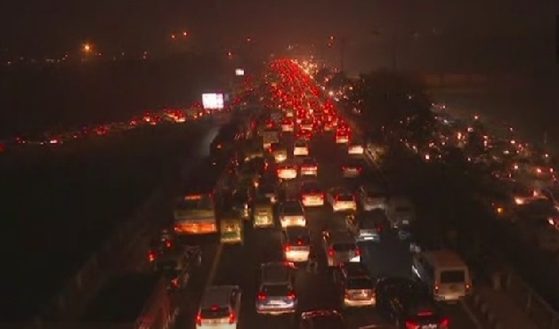 Huge traffic jams choke Delhi on New Year's Day, 2.5 lakh people visit ...